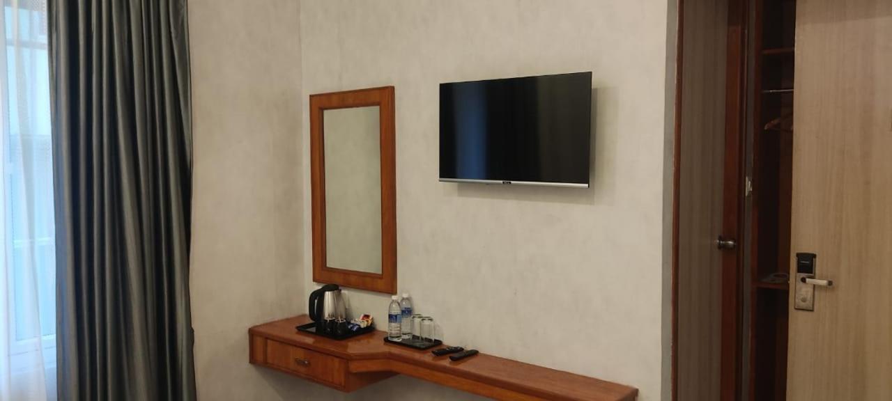 Cr Rivera Hotel Madurai Bagian luar foto