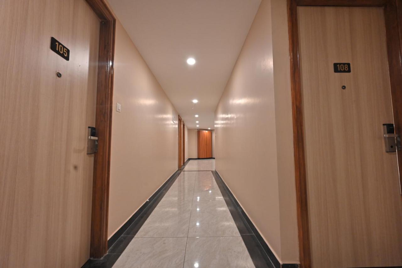 Cr Rivera Hotel Madurai Bagian luar foto